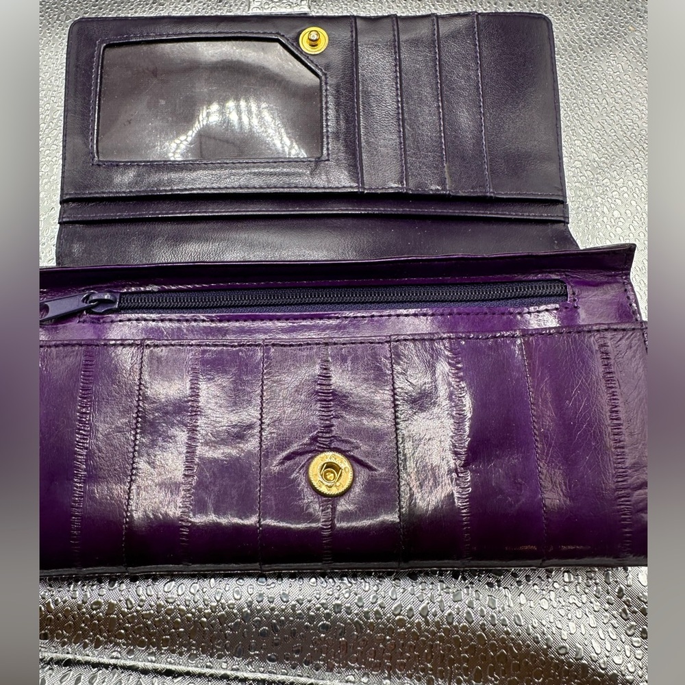 Lee Sands purple eel skin wallet - great condition! - Picture 3 of 5